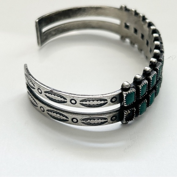 Vintage Zuni Green Turquoise Sterling Silver Cuff Bracelet - Picture 12 of 16